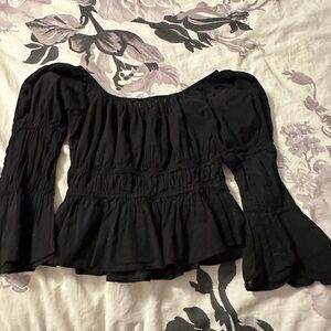 WAYF ladies black size small crop top. Has Wavy arms.